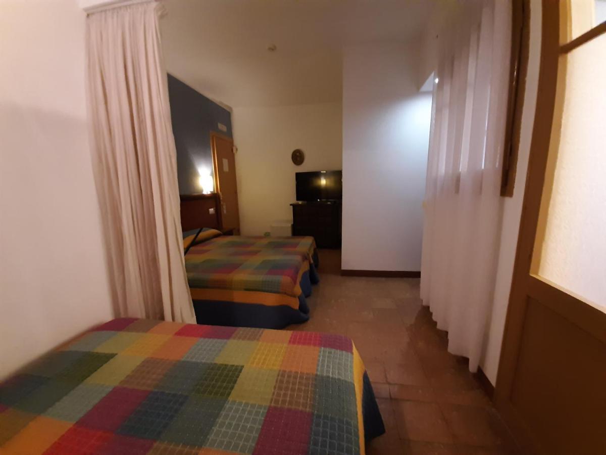 Hostal Platja Cambrils Eksteriør billede