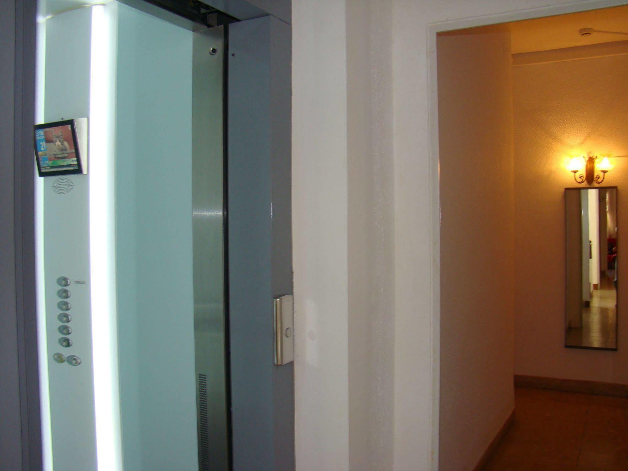 Hostal Platja Cambrils Eksteriør billede